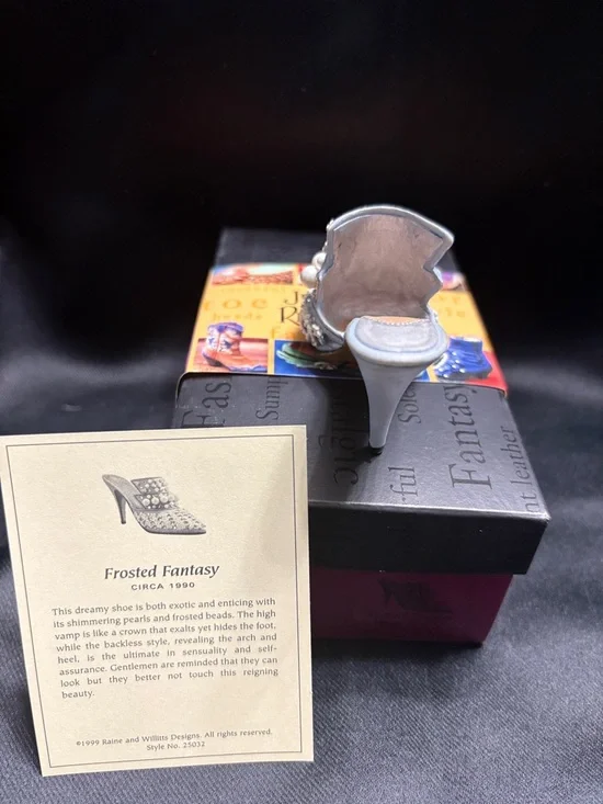 Just The Right Shoe - Silver and Gray Heels - Picture 3 of 5